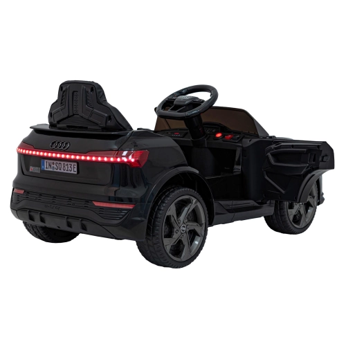 Autko na akumulator dla dzieci Audi SQ8 Czarny BRD-2168.CZ